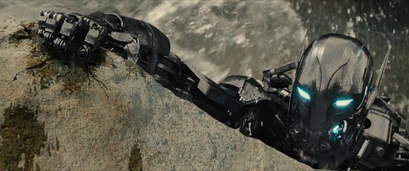 Illustration for article titled Avengers Age of Ultron Trailer Screengrabs: There are no strings